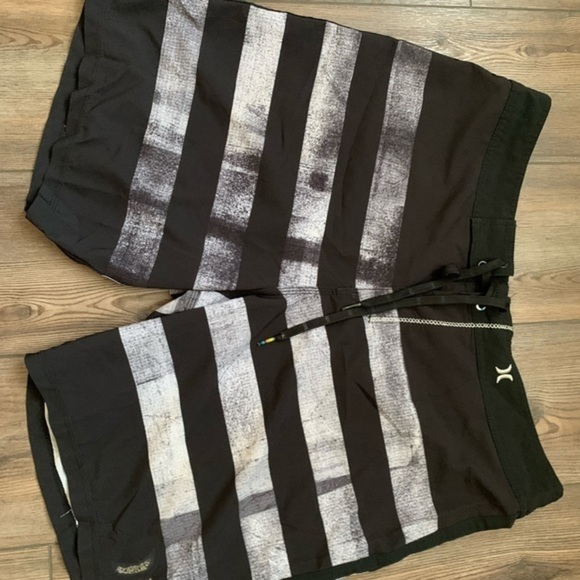 Hurley trunks - Picture 1 of 8